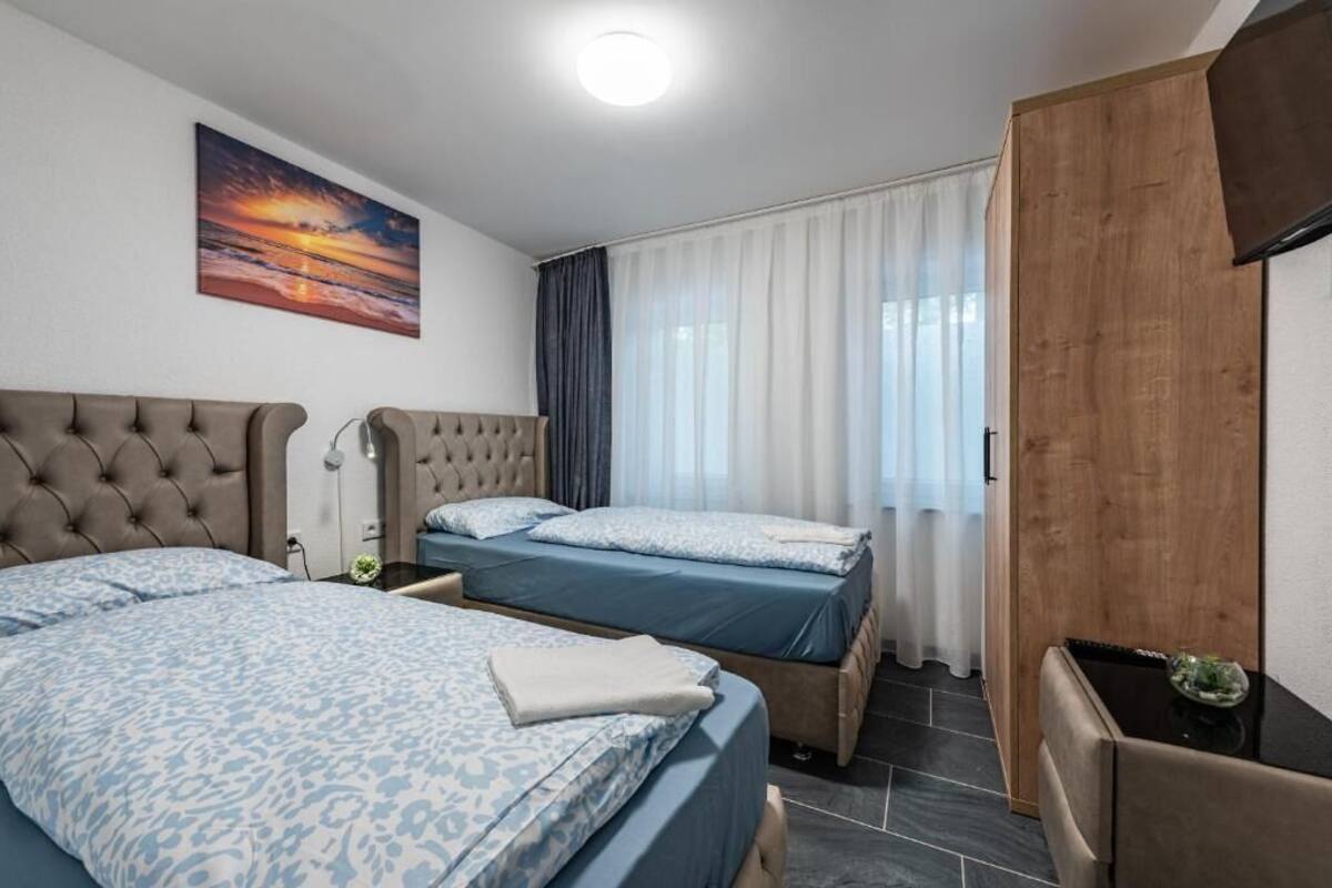 Comfort Double Room | Desk, soundproofing, WiFi (free)