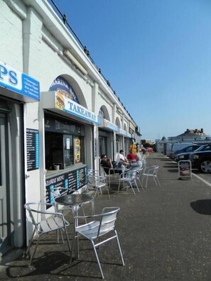 Dining - Pavilion Cottage Next to Gorleston Beach (Great Yarmouth)
