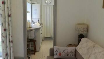 House, 3 Bedrooms, Smoking | Living room