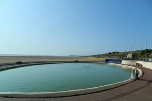 House, 3 Bedrooms, Smoking | Pool - Pavilion Cottage Next to Gorleston Beach (Great Yarmouth)