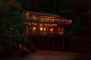 Exterior - Creekbend – Creek Frontage, Hot Tub, Fire Pit & Resort Fun (Sevierville)