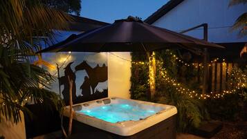 Bañera de hidromasaje exterior