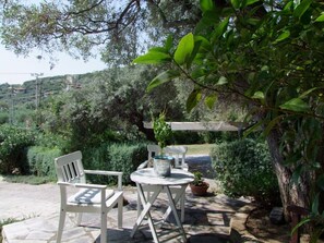 Outdoor dining - Sea view, free family facilities, only 3 minutes from a private beach (Agios Nikolaos)