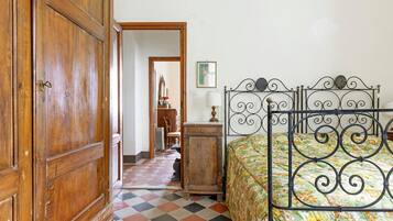5 Schlafzimmer, Bügeleisen/Bügelbrett, WLAN, Bettwäsche