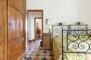 5 dormitorios, tabla de planchar con plancha, wifi y ropa de cama