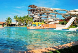 Pool - Hot Beach Suites Olímpia with access to Hot Beach park. (Olímpia)