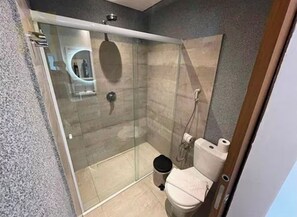 Hårtørrer, håndklæder, Sæbe, Toiletpapir