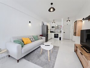 Living room - Cozy Airport Apartment (Machico)