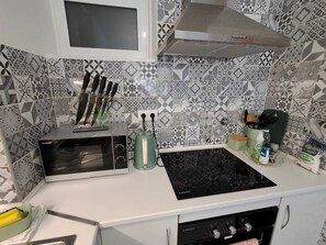 Apartment, 1 Bedroom, Smoking | Interior - Cozy Airport Apartment (Machico)