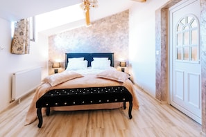 1 dormitorio, tabla de planchar con plancha, Internet y ropa de cama