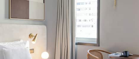 Estudio | Cortinas opacas, tabla de planchar con plancha, wifi gratis