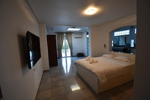 3 chambres, fer et planche à repasser, Wi-Fi gratuit, draps fournis