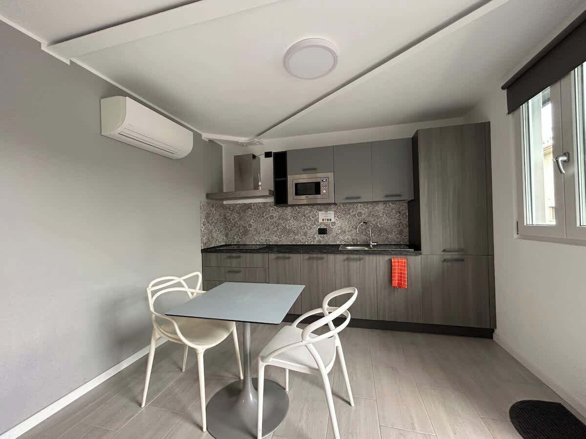 Fridge, microwave, stovetop, electric kettle