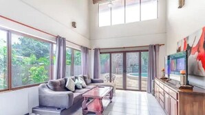 Living area - Casa Grande at Flamingo Beach - Family Vacation in Costa Rica (Angeles)