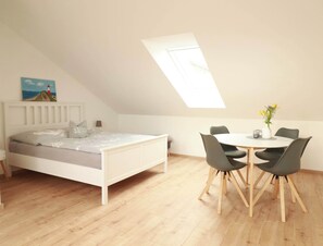 2 makuuhuonetta, Wi-Fi, vuodevaatteet