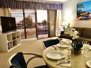 Smart TV - Ocean Views Top Floor Across from Beach - Kihei Akahi D606 (Kihei)