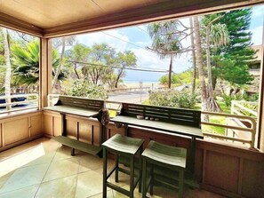 Property grounds - Ocean View by Beach - Kihei Bay Vista A106 (Kihei)