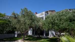 Property grounds - Apartman Dubravka 2 by Villas Guide (Klek)