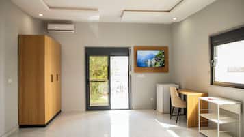 Comfort Double Room, Balcony, Resort View | Interior