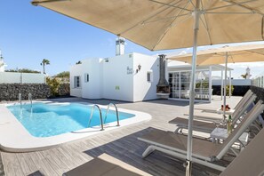 A heated pool - CASA LA GRACIOSA 2A (2) by Escape Home (Puerto del Carmen)