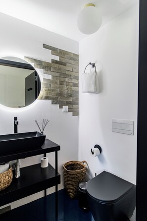 Studio | Bathroom - Regras Apartments & Garden B19 by Benefit Collection (Porto)