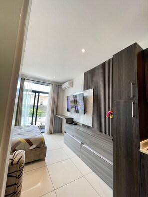1 habitación, tabla de planchar con plancha, wifi y ropa de cama 