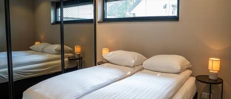 House | 3 bedrooms, individually furnished, bed sheets