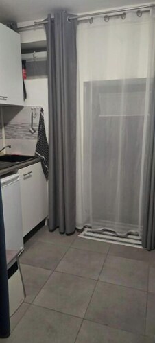 Small Studio indiv. 12m2 Rdj + parking space.