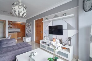 TV - Beautiful and modern apt for 9 people, swimming pool (Santo Domingo)