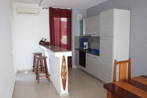 Very nice F2 on 1st floor, heart of town, behind Grand Hotel