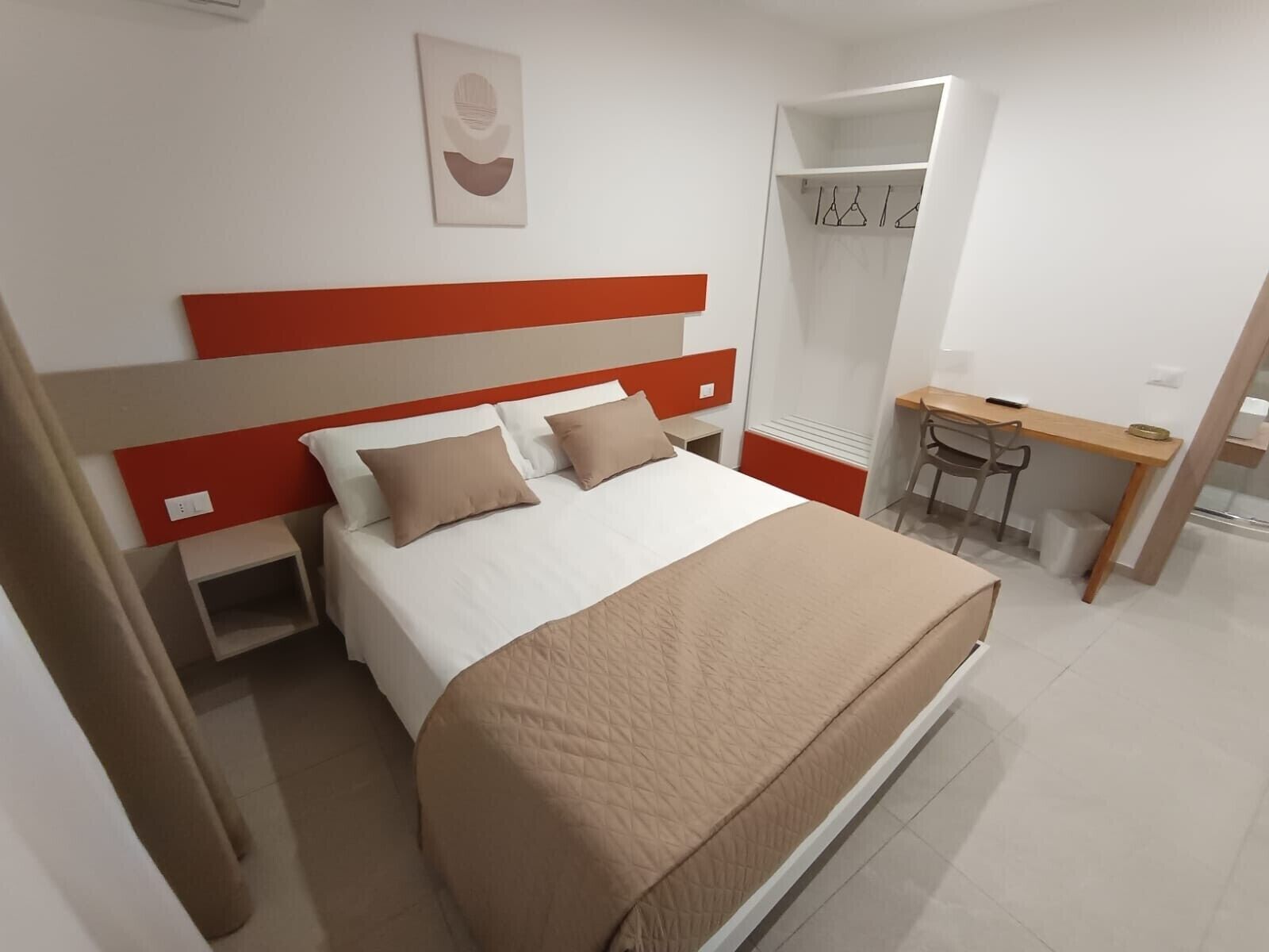 1 camera, Wi-Fi, lenzuola