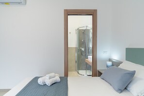 1 bedroom, WiFi, bed sheets - Room '3' with Wi-Fi and Air Conditioning (Portopalo di Capo Passero)