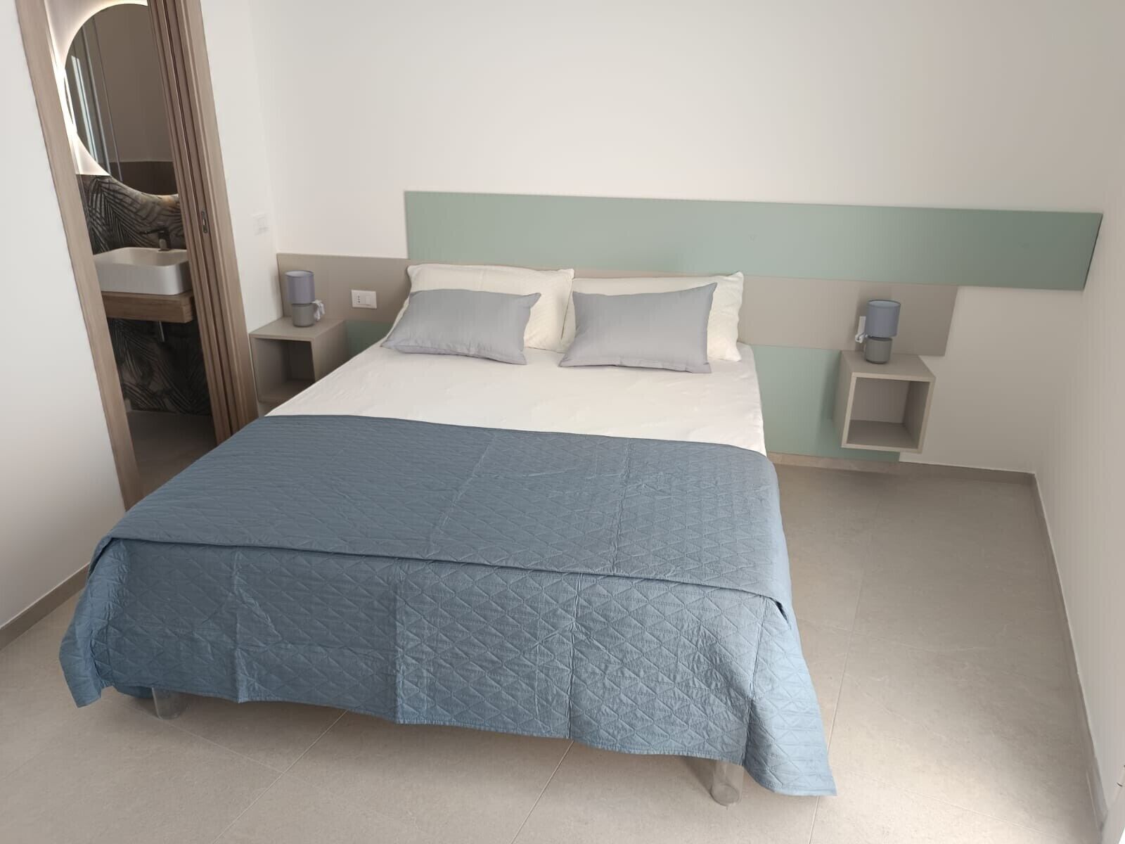 1 camera, Wi-Fi, lenzuola