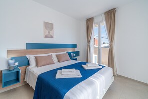 2 bedrooms, WiFi, bed sheets - Room '4' with Sea View, Wi-Fi and Air Conditioning (Portopalo di Capo Passero)