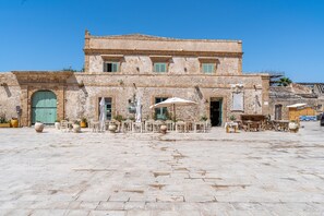 Exterior - Giualè Portopalo '5' with Sea View, Wi-Fi and Air Conditioning (Portopalo di Capo Passero)