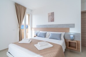 WiFi, bed sheets - Giualè Portopalo '7' with Sea View, Wi-Fi and Air Conditioning (Portopalo di Capo Passero)