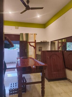 Iron/ironing board, free WiFi, bed sheets - sree veda wellness resort (Vanur)