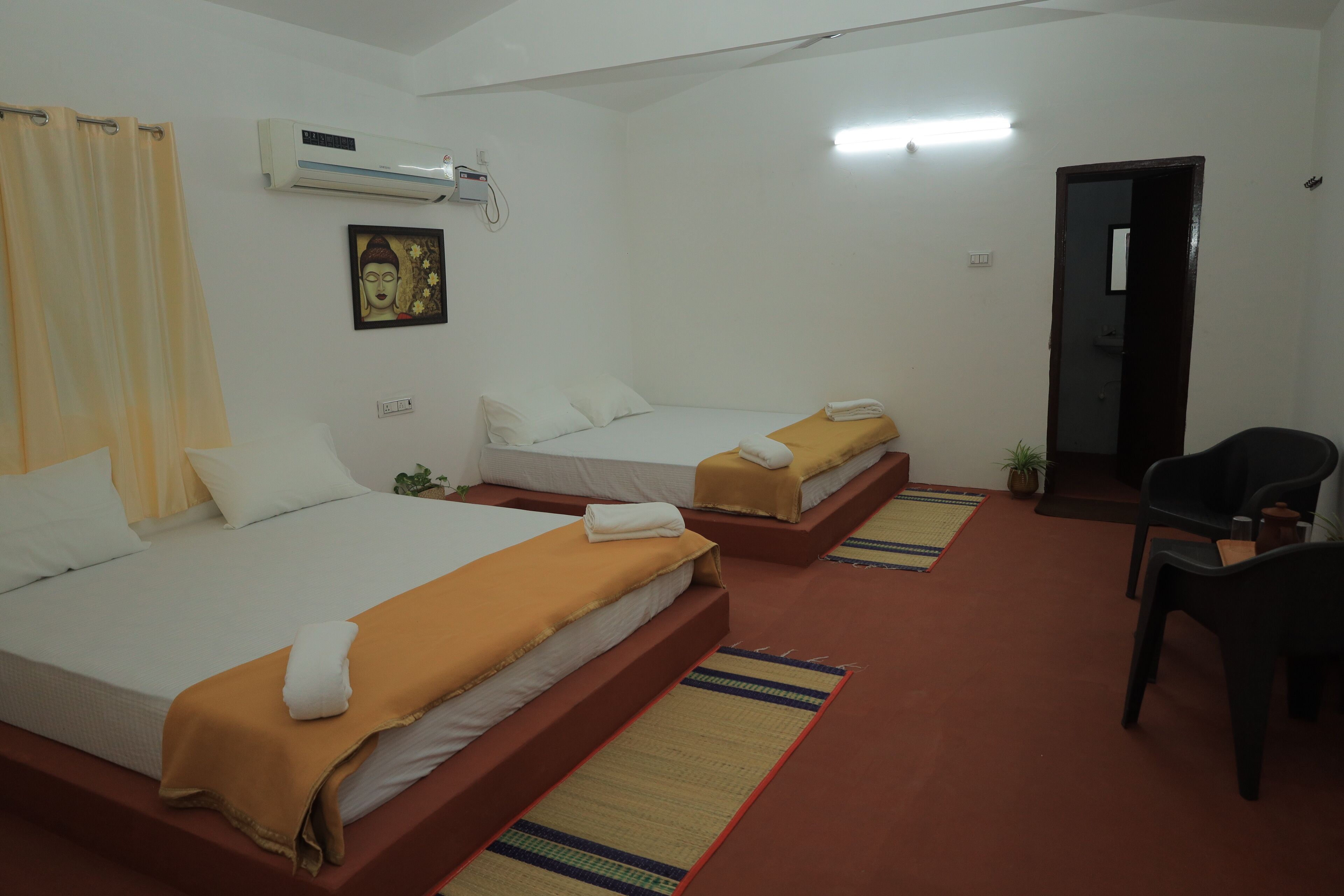 Iron/ironing board, free WiFi