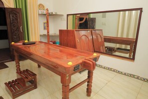 Couples treatment room(s), steam room, body treatments, mud baths - sree veda wellness resort (Vanur)