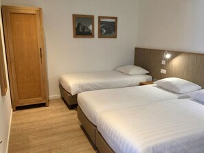1 bedroom, WiFi, bed sheets - Cozy apartment for 3 people (Parc Hosingen)