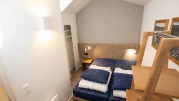 2 bedrooms, WiFi, bed sheets