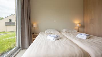 4 bedrooms, WiFi, bed sheets