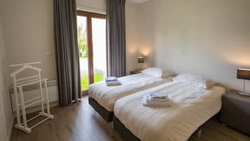 4 bedrooms, WiFi, bed sheets