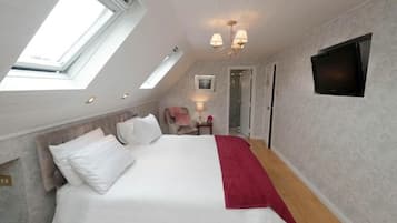 Comfort Cottage, Patio, Garden View | Iron/ironing board