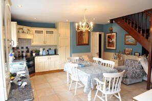 Dining - Ivy Cottage Killarney National Park (Killarney)