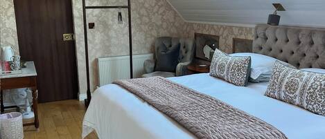 Deluxe Cottage, 3 Bedrooms, Patio, Garden View