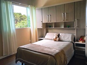 4 habitaciones, tabla de planchar con plancha y wifi 