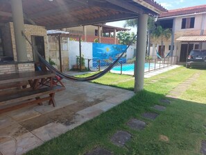 Outdoor dining - Aloha Kite House (Lagoinha)