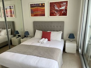 1 bedroom, iron/ironing board, WiFi, bed sheets - Welcome to Tasha’s Apartments in Walkerville (Walkerville)