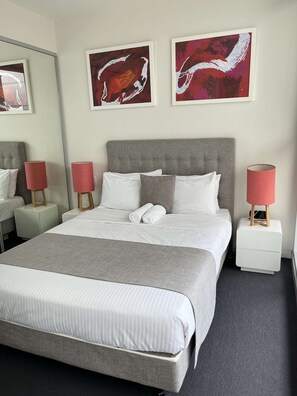 2 slaapkamers, een strijkplank/strijkijzer, wifi, beddengoed